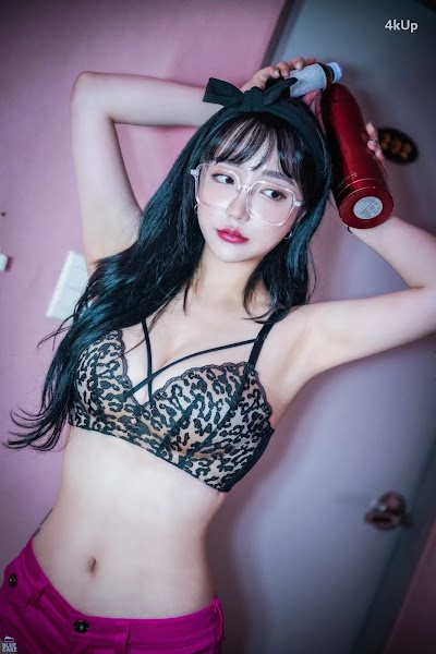 [BLUECAKE] Son Ye-Eun (손예은) Nude No Panty