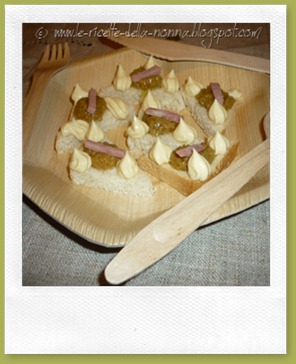 Tartine con patè d'olive, mortadella e maionese (3)