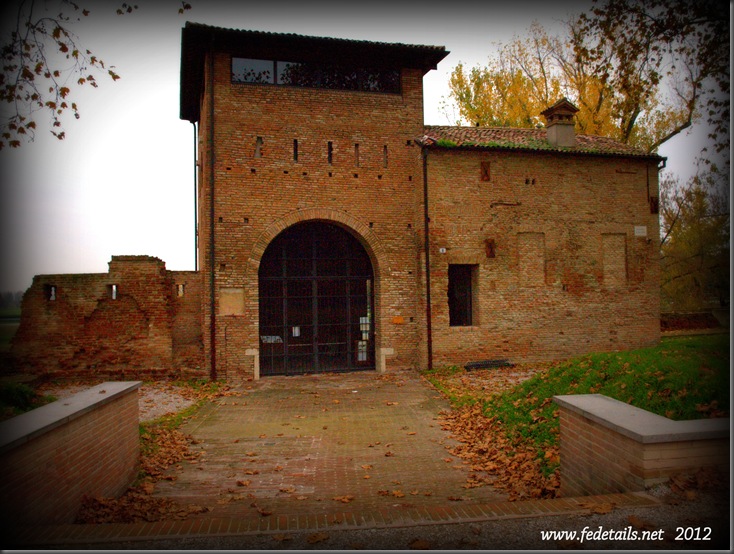 Porta degli Angeli (foto 1), Ferrara, Emilia romagna, Italia - Gate of Angels ( photo 1 ), Ferrara, Emilia Romagna, Italy - Property and Copyrights of www.fedetails.net
