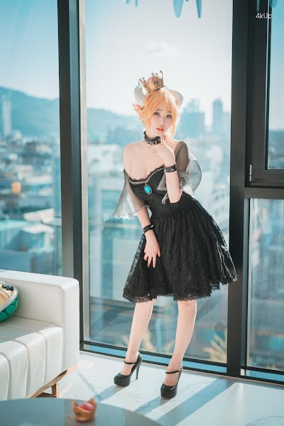 DJAWA Photo – Bambi (밤비) – Halloween with Bowsette (Super Mario Bros.)