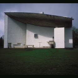 81.- Le Corbusier. Notre Dame de Haut. Ronchamp