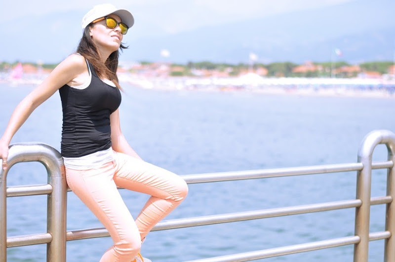 occhiali a specchio carrera, viaggio a forte dei marmi, outfit, progetto con fashion bloggers, zagufashion, valentina coco, travels