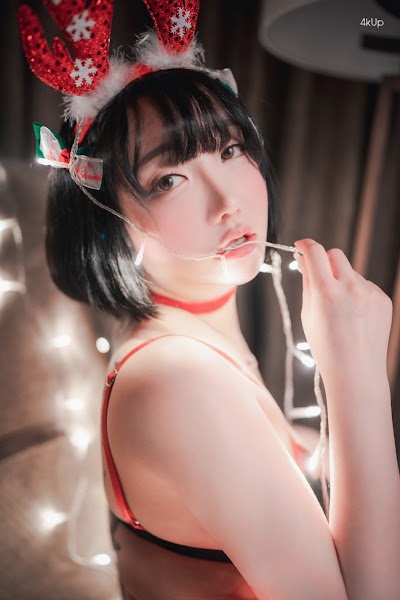 DJAWA Photo – Son Ye-Eun (손예은) Christmas Special 2021
