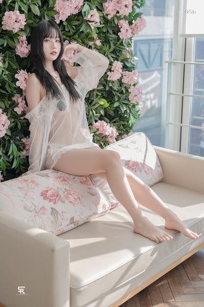 SAINT Photolife – Yuna & BLOOM Vol.01
