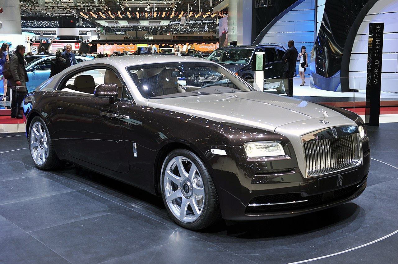 2014_Rolls-Royce_Wraith_2.jpg