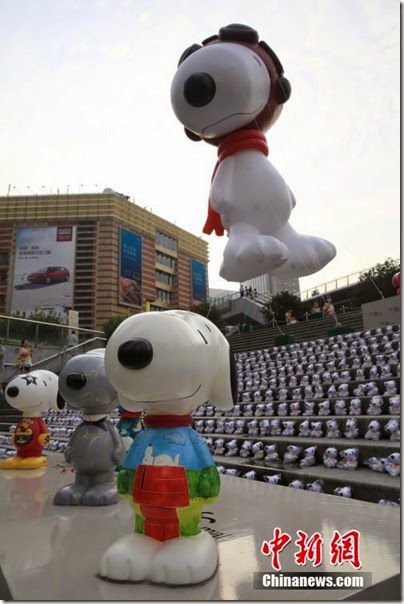 Snoopy at Pearl Square , IFC Mall, LuJiaZui, Shanghai 史努比。上海 03