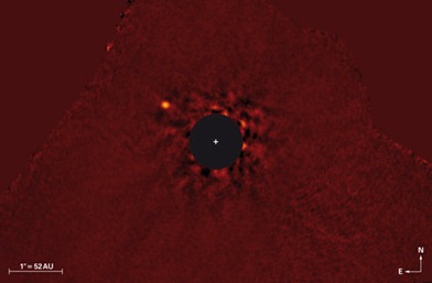 imagem em infravermelho do sistema Kappa Andromedae