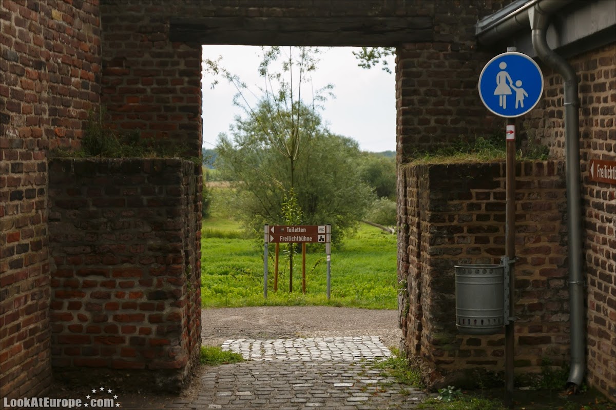 LookAtEurope.com | Европейские фото путешествия. Германия, Дормаген. Крепость-таможня Цонс | Germany, Dormagen Zons