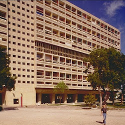 74.- Le Corbusier. Unidad de habitación (Marsella)