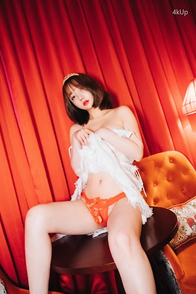 [Loozy] Son Ye-Eun (손예은) Halloqueen (S.Ver)