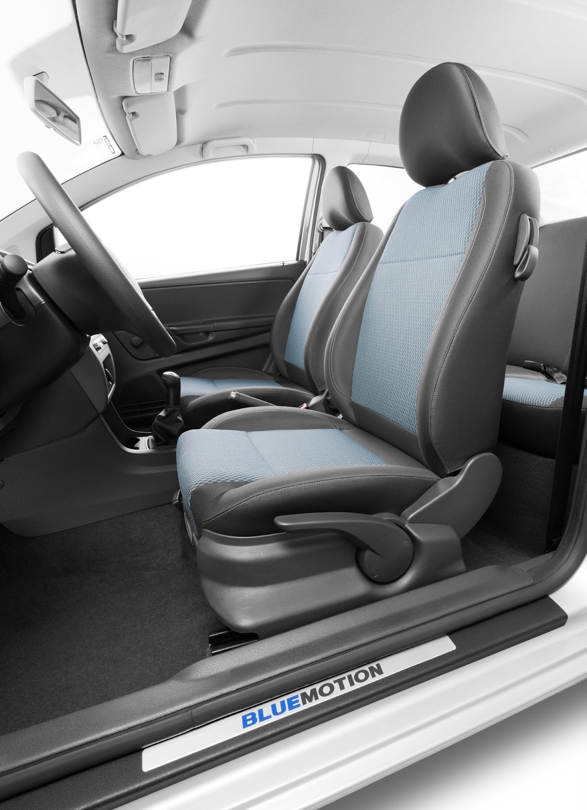 [Volkswagen%2520Fox%2520BlueMotion%25202013%2520%25284%2529%255B4%255D.jpg]