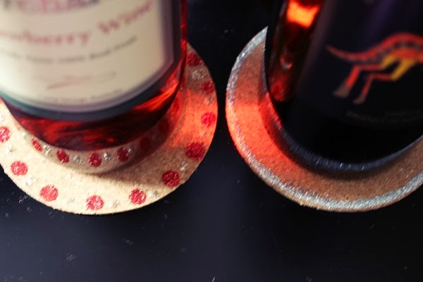DIY Cork Coasters Wine Tag - Makes a great Christmas gift craft.