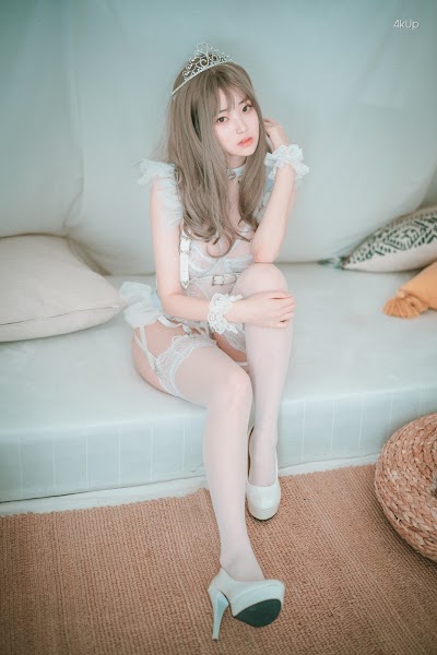 DJAWA Photo – Bambi (밤비) – “Reine de Blanc”