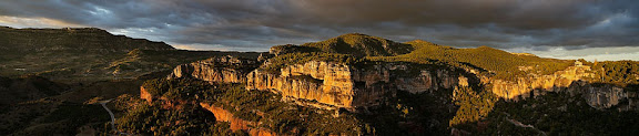 Hotel Mirador de Siurana i els cingles de la Siuranella.Siurana.Cornudella de Montsant, Priorat, Tarragona