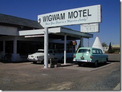 2005_04_23 4 AZ Holbrook Wigwam Motel