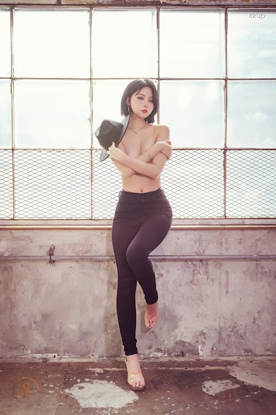 SAINT Photolife – Yuna Yuna’s Wild