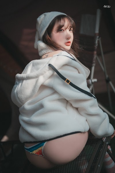 DJAWA Photo – Son Ye-Eun – Romantic Winter Glamping