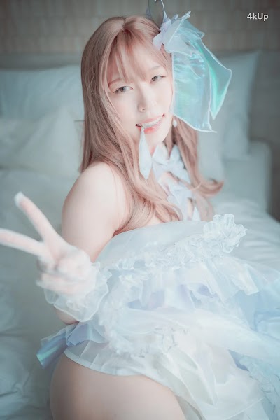 DJAWA Photo – Mozzi (모찌) “VIP Fan Party” (+S.Ver)