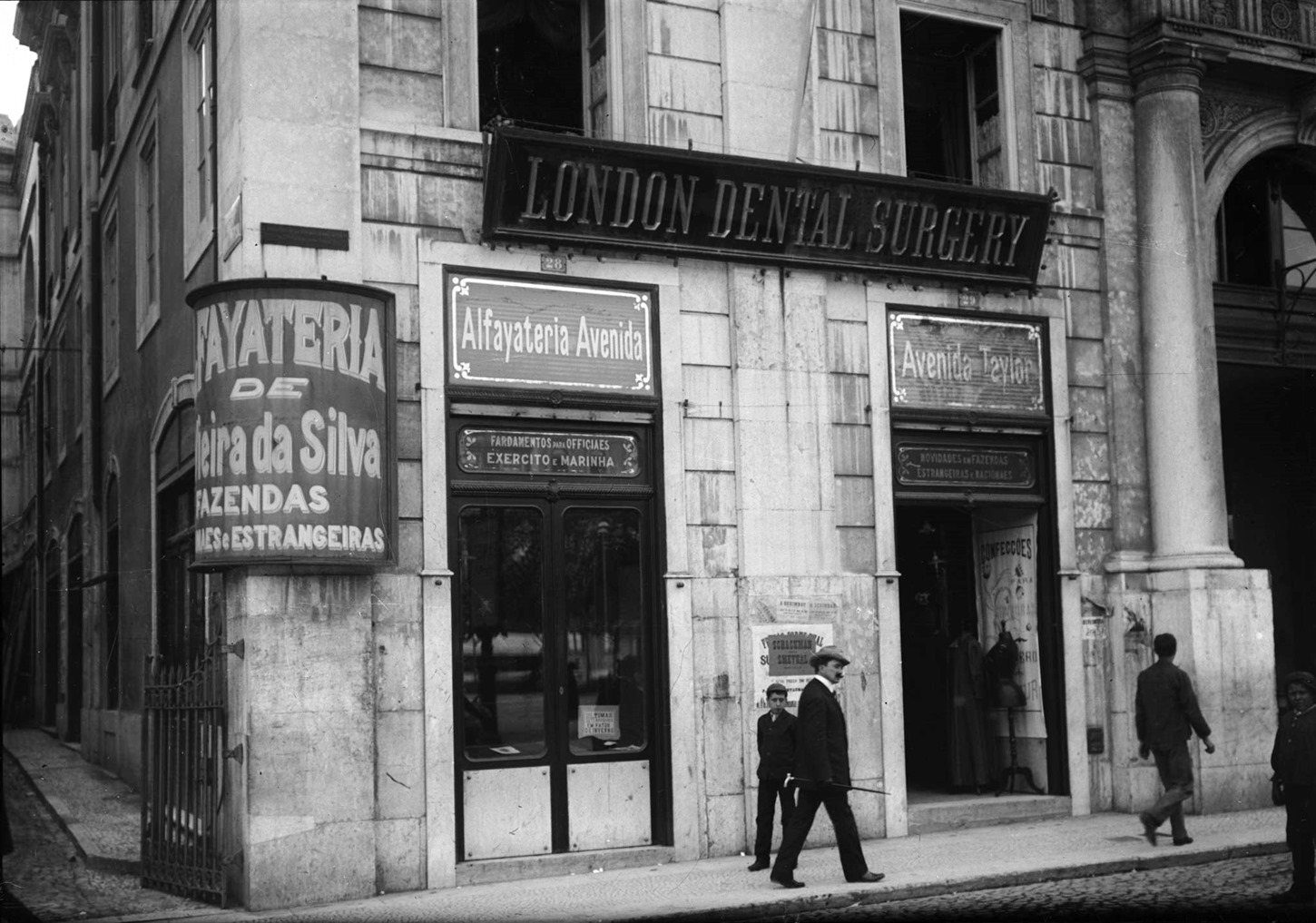 [Alfaiataria%2520Avenida%2520%2528Pal%25C3%25A1cio%2520Foz%2529.jpg]