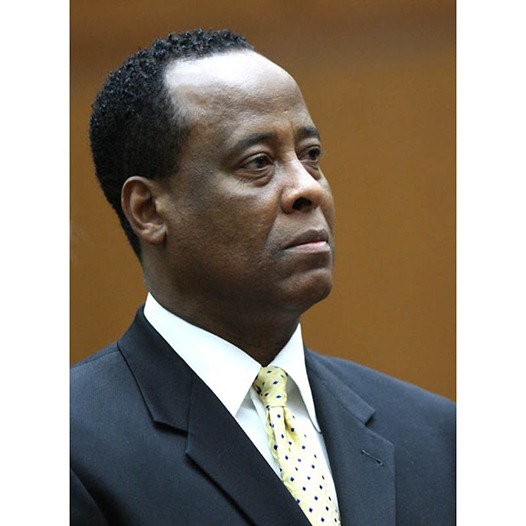 Dr. Conrad Murray, accused of involuntary manslaughter in the death of Michael Jackson appears at a procedural hearing, Monday, April 5, 2010, at the Los Angeles Superior Court downtown Los Angeles. (AP Photo/David McNew, Pool)