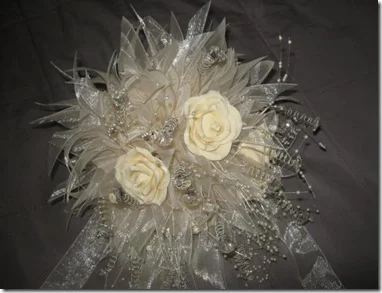 ramo de novia de cristal cortado y metal con piedras y flores sinteticas 2012