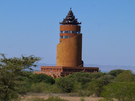 Obiective turistice Myanmar: Turnul din Bagan.