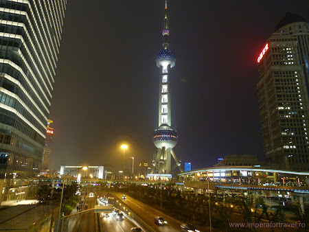 9. turnul de televiziune din Shanghai.JPG