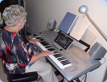 Our host for the day, Barbara Powell, playing her lovely Yamaha Tyros 3 keyboard