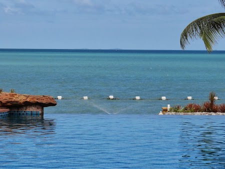 06. Infinity pool.JPG