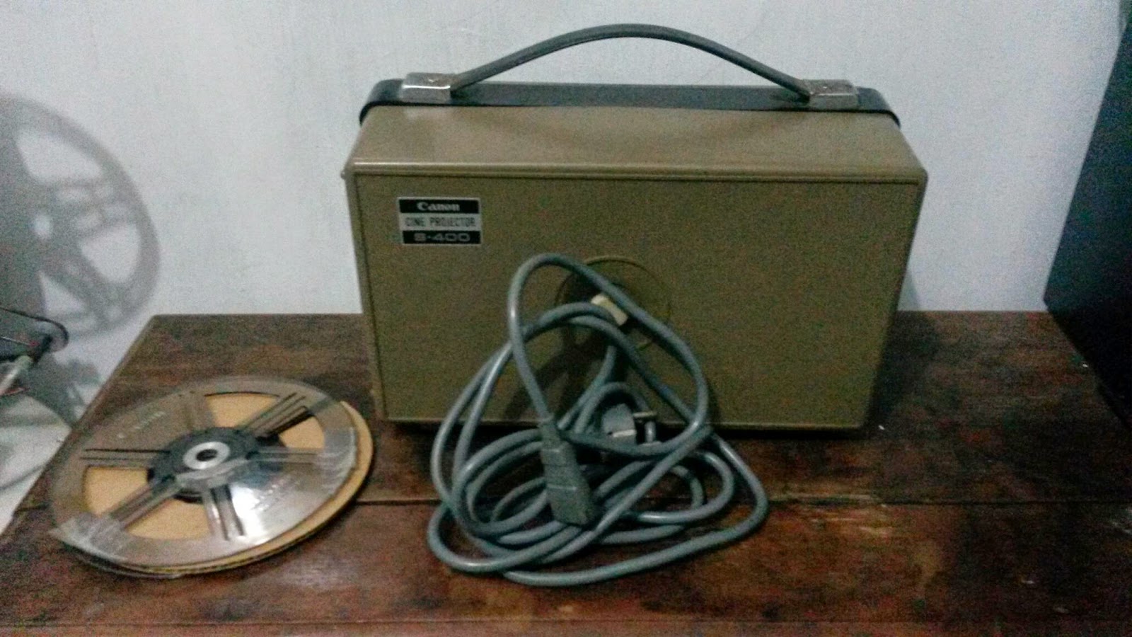 Vintage Online Shop Canon Cine Projector S400