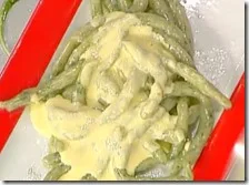 Maccheroni a cento alle erbette con crema d’uovo al pecorino