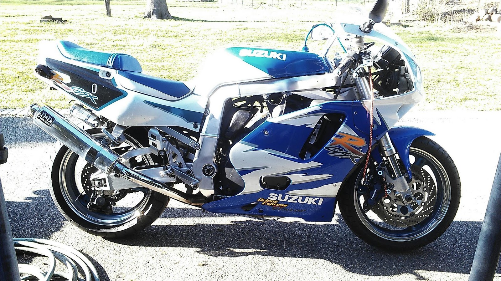 JDB RELICS MOTORSPORTS: 1995 Suzuki gsxr750