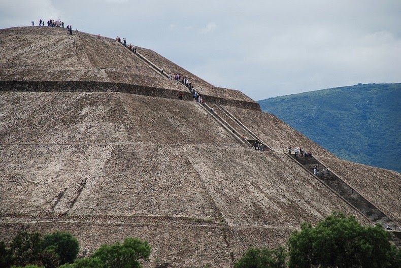 pyramid-cholula-2 pyramid-cholula-2