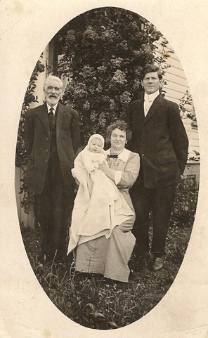 Postcard Cyco Lizzie Dawson Family Dorset 1