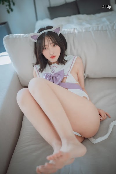 DJAWA Photo – HaNari (하나리) “Snow Cat #3”