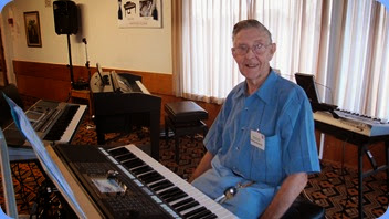Michael Bramley played his Yamaha PSR-S950 for us. Photo courtesy of Dennis Lyons.