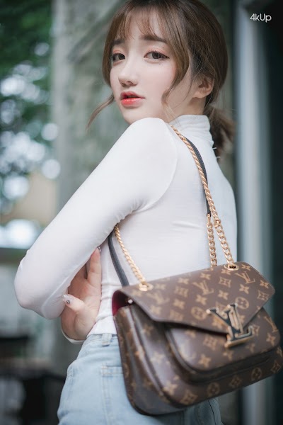 DJAWA Photo – Son Ye-Eun (손예은) A Snap of Intimacy