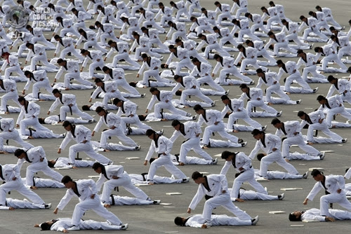 В Южной Кореи прошел масштабный военный парад
