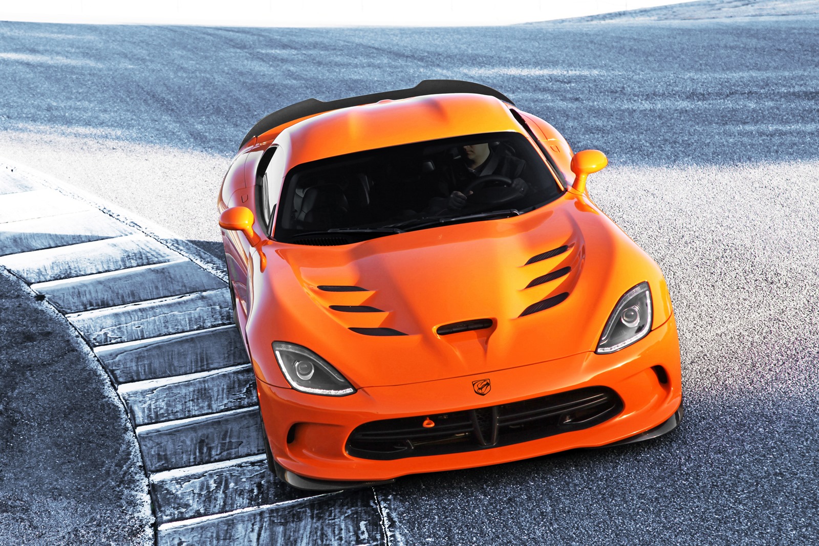 [2014-SRT-Viper-Time-Attack-7%255B3%255D.jpg]