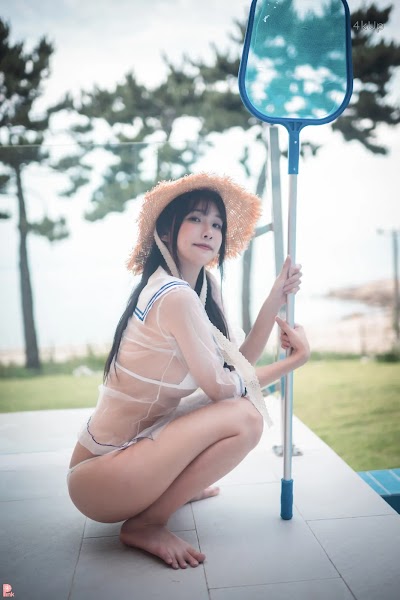 [PINK] Lee Ahrin Bikini Day
