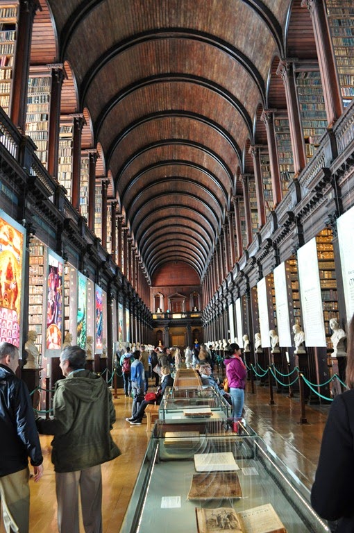 [Dublin.-Trinity-College.-Biblioteca-%255B12%255D.jpg]