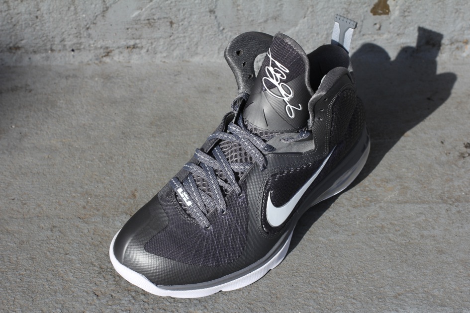 nike lebron gray