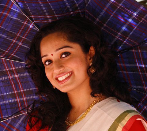 [Indu-Thampy-stylish3.jpg]