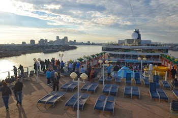 Norwegian Jewel Sailaway from the Port of New Orleans