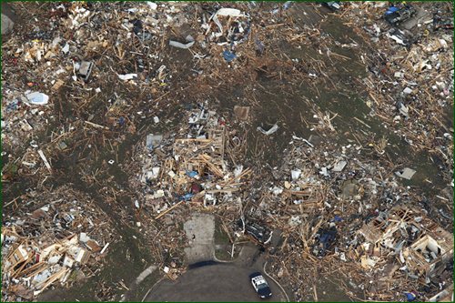 Ужасающие последствия торнадо в Оклахоме