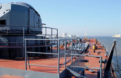 "Запад-2013": Погрузка белорусских военных на российские БДК