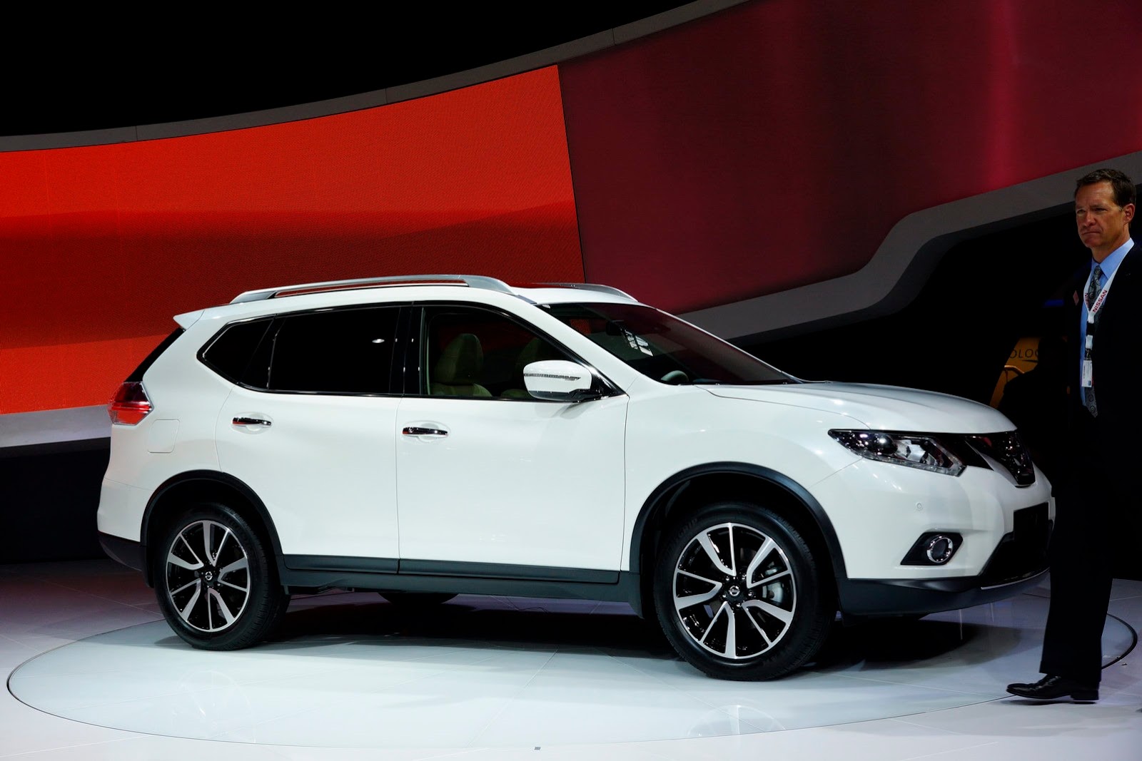 [2014-Nissan-Rogue-X-Trail-SUV-11%255B2%255D.jpg]