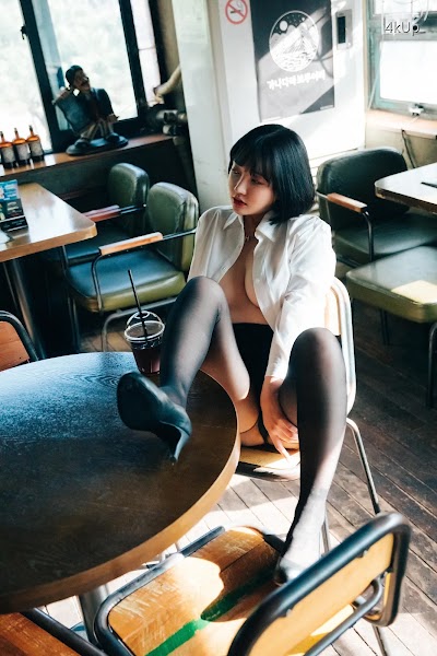 [Loozy] Son Ye-Eun (손예은) Tainted Love Bar