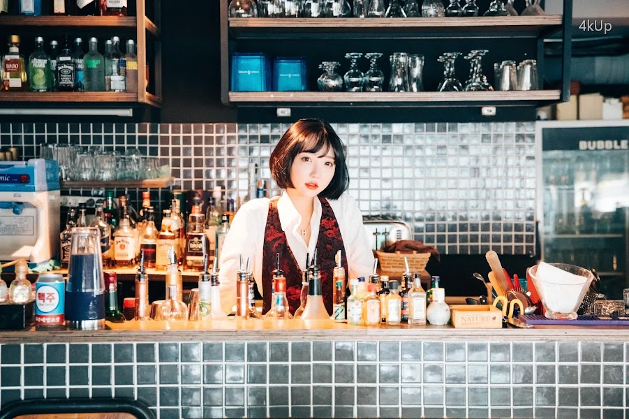 [Loozy] Son Ye-Eun (손예은) Tainted Love Bar