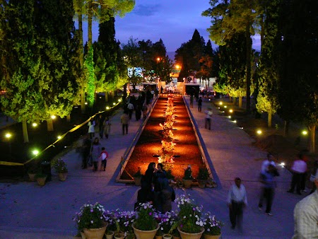 12. Mormantul lui Hafez din Shiraz, Iran.JPG